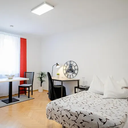 לינה וארוחת בוקר Zimmer-graz 4*