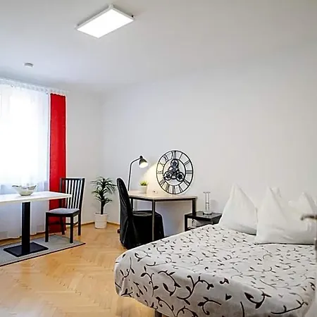 Zimmer-graz Farm stay *